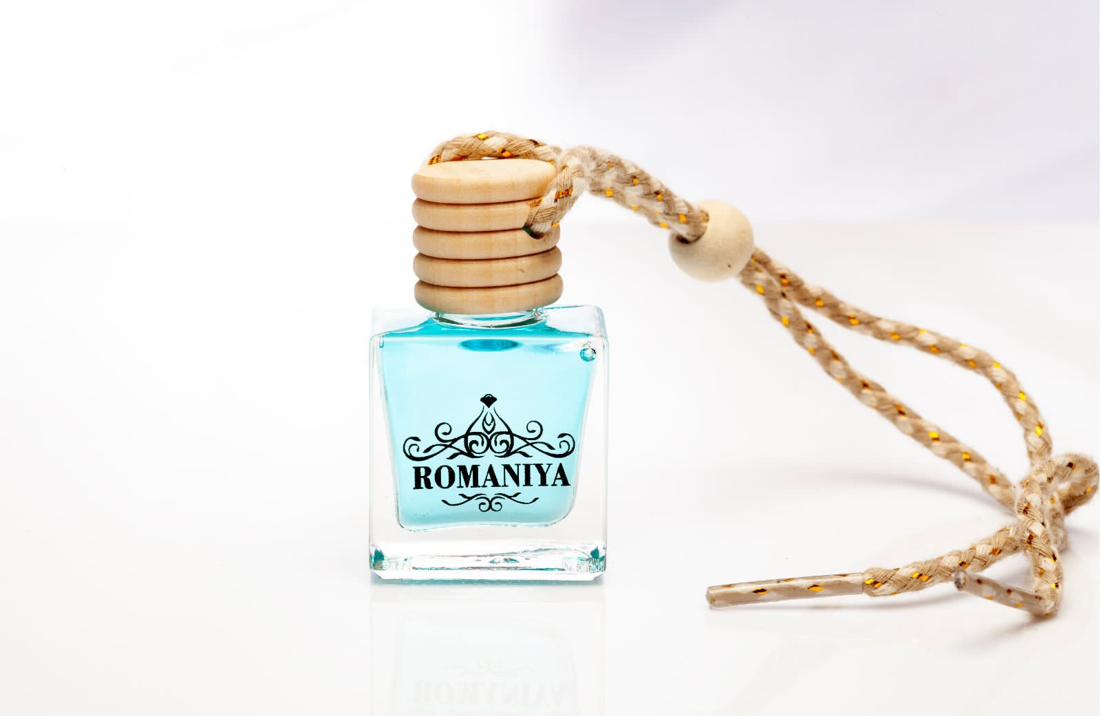 Romaniya White Oudh Mystique Premium Car Differ